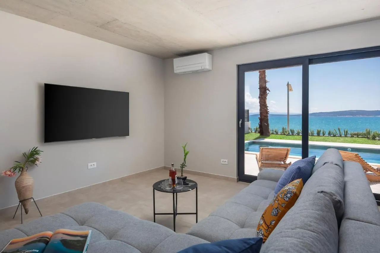 Beachfront Villa Tota With Pool Kaštela