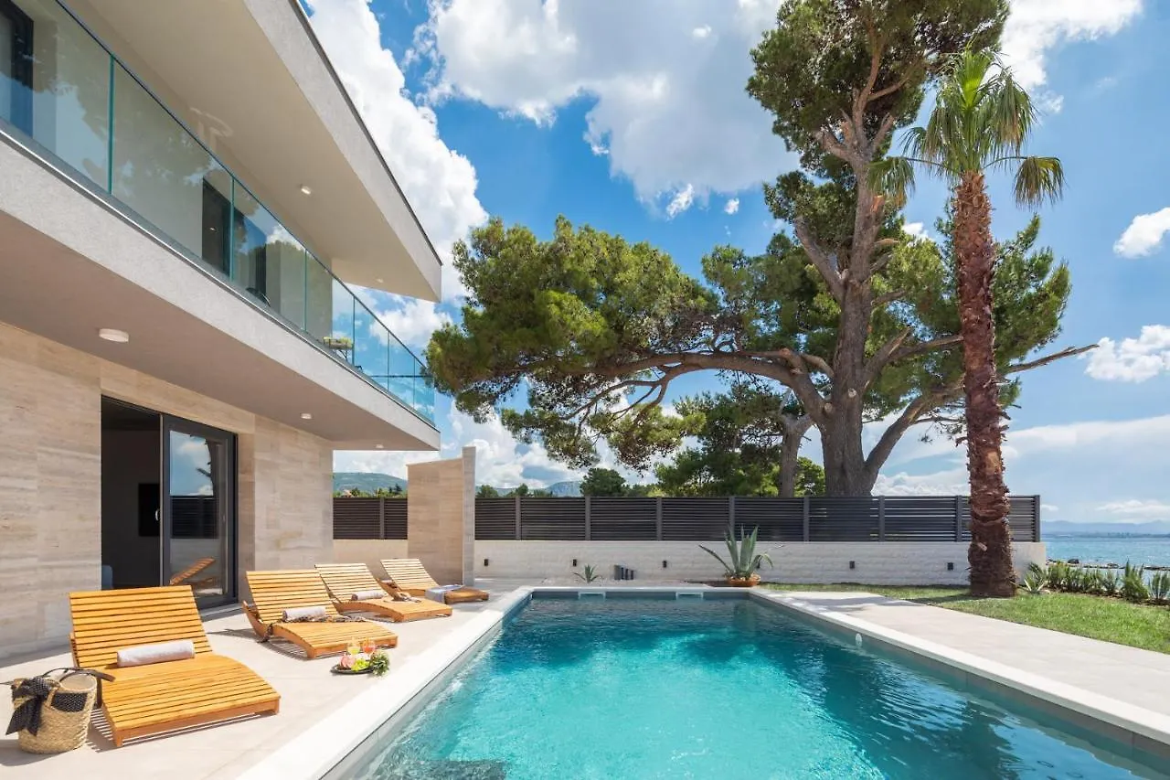 Beachfront Villa Tota With Pool Kaštela