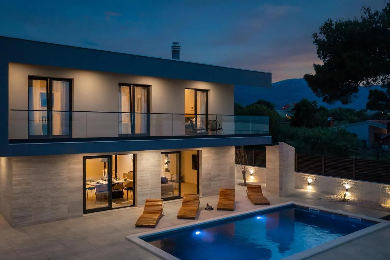 Beachfront Villa Tota With Pool Kastela